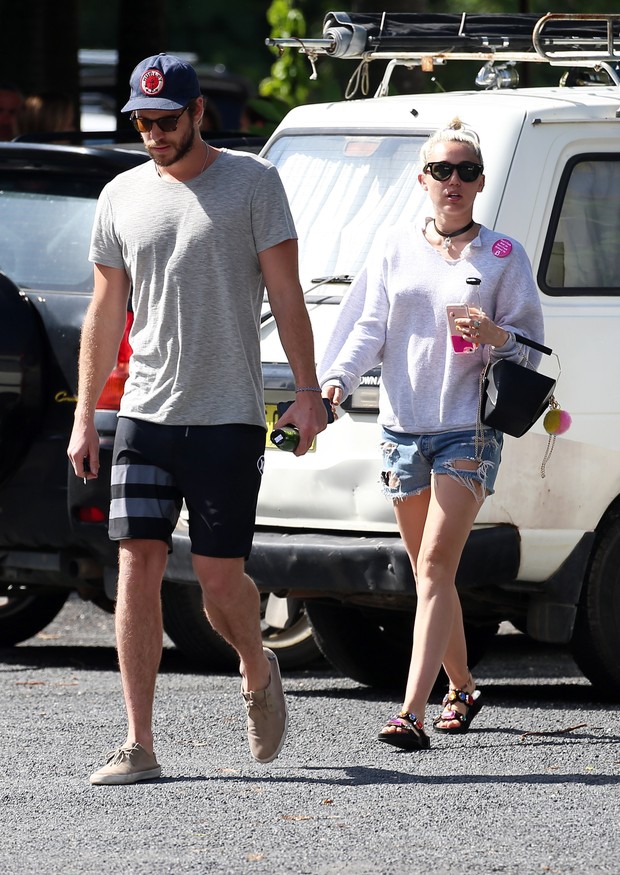 Liam Hemsworth e Miley Cyrus em Sydney, na Austrália  (Foto: AKM-GSI/ Agência)