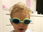 Sheila Mello posta foto da filha usando óculos de natação