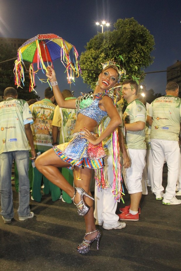 Ana Paula Evangelista, rainha de bateria da mocidade (Foto: Divulgação / Thiago Mattos)
