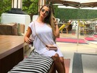 Grávida, Andressa Suita mostra look básico em Miami