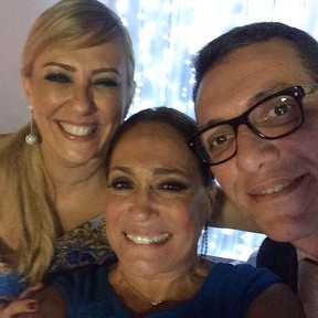 Susana Vieira com os amigos Luiz e Rosangela, pais da noiva (Foto: Reprodução/Instagram)