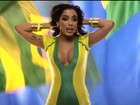 Com look decotado, Anitta lança clipe para Copa do Mundo