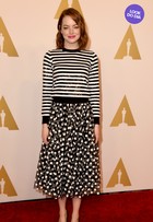 Look do dia: Emma Stone usa mix de estampas em evento pré-Oscar