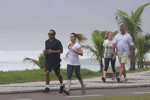 Cleo Pires correndo (Foto: Dilson Silva/ Ag. News)