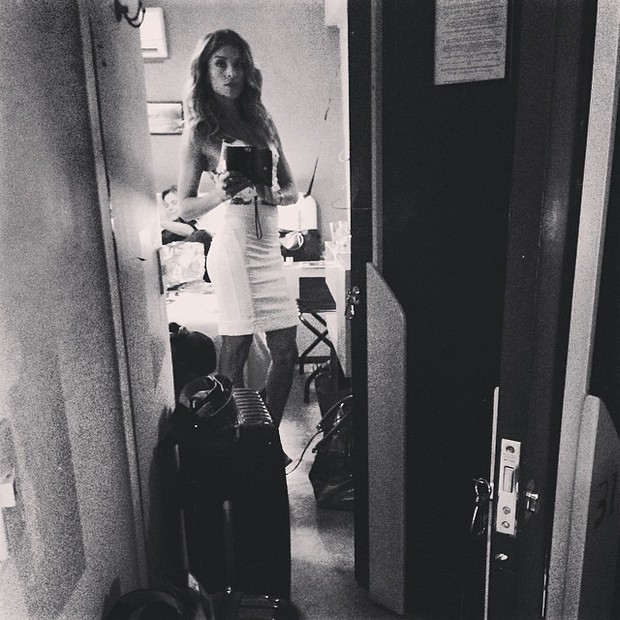 Grazi Massafera faz selfie (Foto: Instagram)