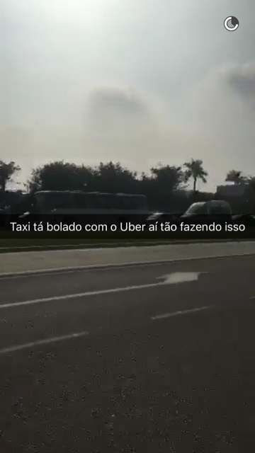 Ludmilla foge de trânsito no Rio com mototáxi (Foto: Reprodução / Snapchat)