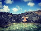 Giovanna Ewbank posa em piscina natural de Fernando de Noronha