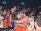 É gol! Babi Rossi beija na boca em camarote em Salvador 