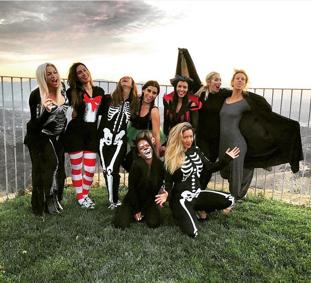 Kourtney Kardashian e amigas em festa de Halloween (Foto: Reprodução/Instagram)