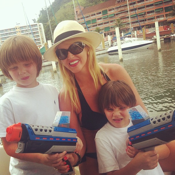 Val Marchiori com os filhos (Foto: Instagram / Reprodução)