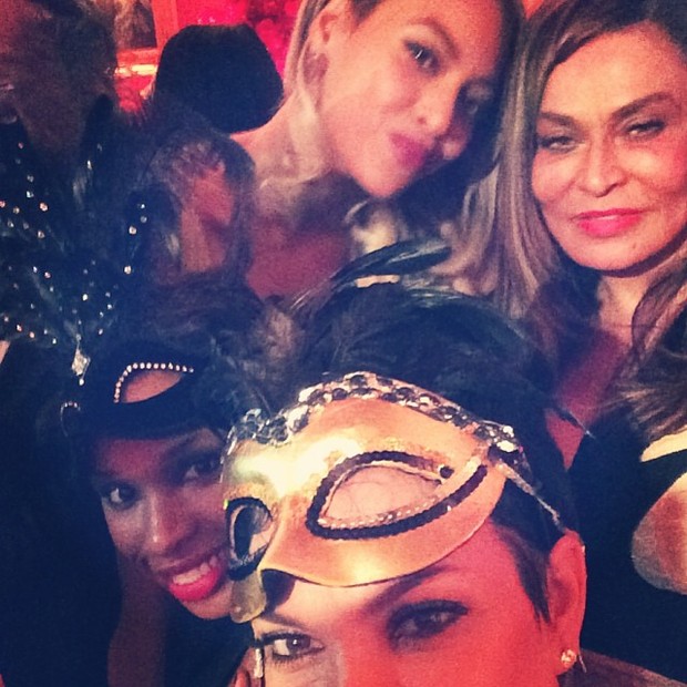Kris Jenner, mãe de Kim Kardashian, e Beyoncé (Foto: Instagram / Reprodução)