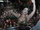 Viviane Araújo usa shortinho jeans para se jogar no carnaval de Salvador