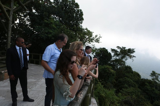 Kate Moss e filha visitam a vista Chinesa, no RJ (Foto: Dilson Silva / Agnews)