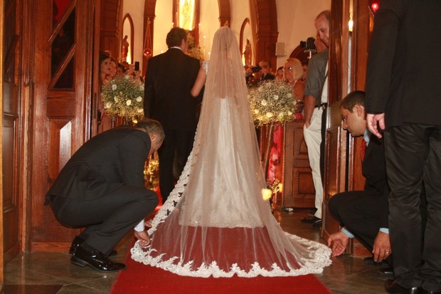 Ex-paquita Thalita Ribeiro se casa com Patrick de Oliveira (Foto: Clayton Militão/ Foto Rio News)