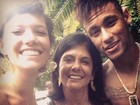 Neymar aparece sem camiseta em selfie com a mãe de Bruno Gagliasso