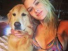 Fiorella Mattheis faz selfie de biquíni com cachorra: 'Não dá pra viver sem'
