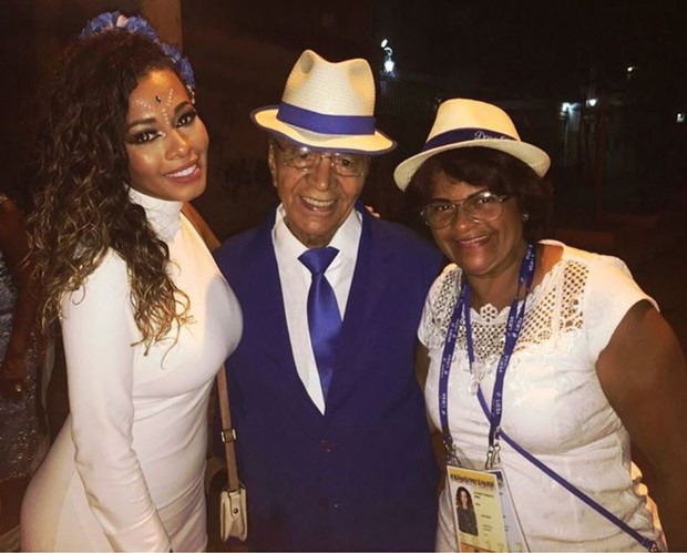 Juliana Diniz com o avô, Monarco (Foto: Reprodução/Instagram)