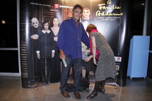 Drica Moraes vai com marido assistir peça no RJ (Foto: Thyago Andrade  / FotoRioNews)