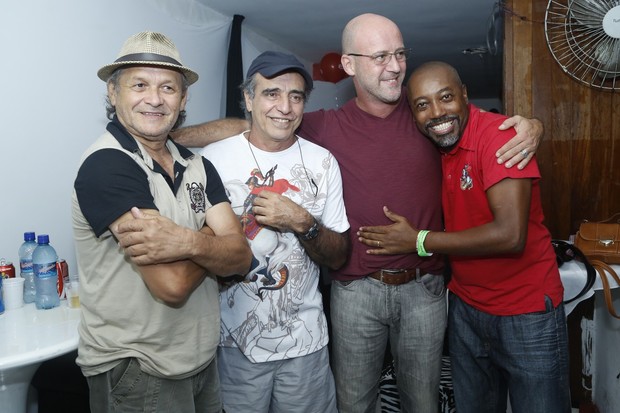 Nando Cunha com colegas de 'Salve Jorge' (Foto: Roberto Filho/Ag News)