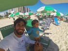 Hugo Moura mostra dia de praia com Maria Flor e dá recado: 'Vem mamãe!'