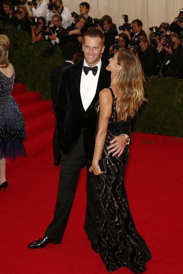Gisele Bündchen e Tom Brady no baile de gala do MET (Foto: AFP)