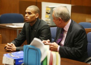 Chris Brown na corte de Los Angeles, nos Estados Unidos (Foto: Frederick M. Brown/ Getty Images/ AFP)