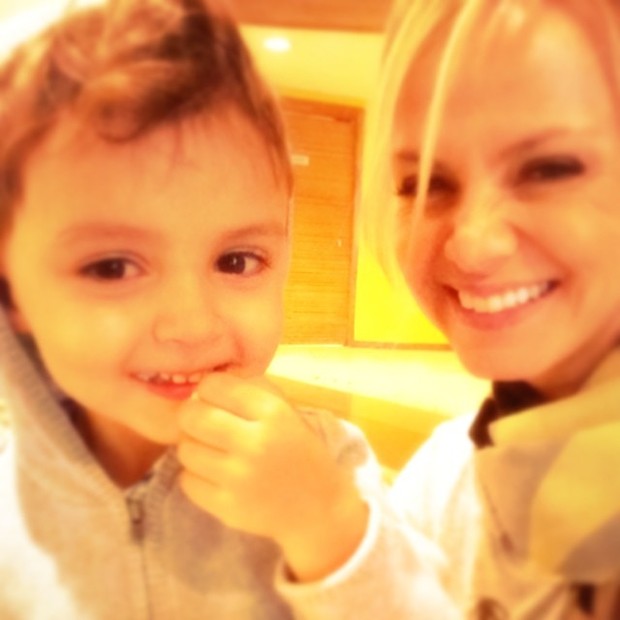 Eliana com o filho (Foto: Reprodução/Instagram)
