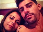 Viviane Araújo posta foto na cama com Radamés
