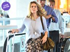 Look do dia: Maitê Proença usa estilo casual para embarcar em aeroporto