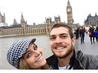 Isabella Santoni faz selfie com namorado em Londres e se declara