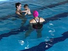 Adriana Sant'Anna mostra aula de natação de Rodriguinho: 'Tibum'
