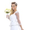 Andressa Suita aparece vestida de noiva em revista de casamento