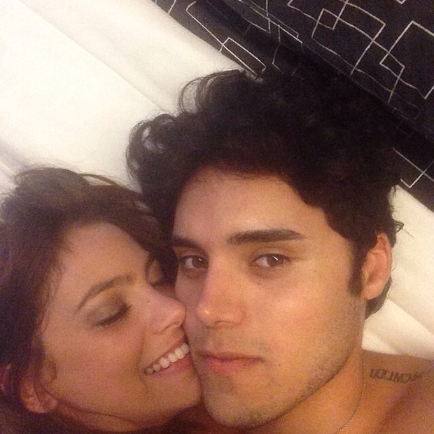 Lais Pinho com o namorado (Foto: Instagram / Reprodução)