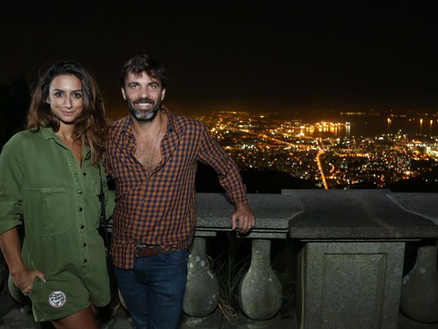 Marcelo Faria e Camila Lucciola em show na Zona Sul do Rio (Foto: Roberto Filho/ Brazil News)