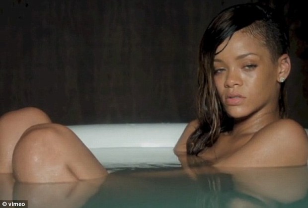 Rihanna  (Foto: Reprodução / Vimeo)