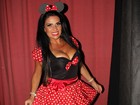 Minnie sexy: Decotada, Solange Gomes apresenta espetáculo infantil