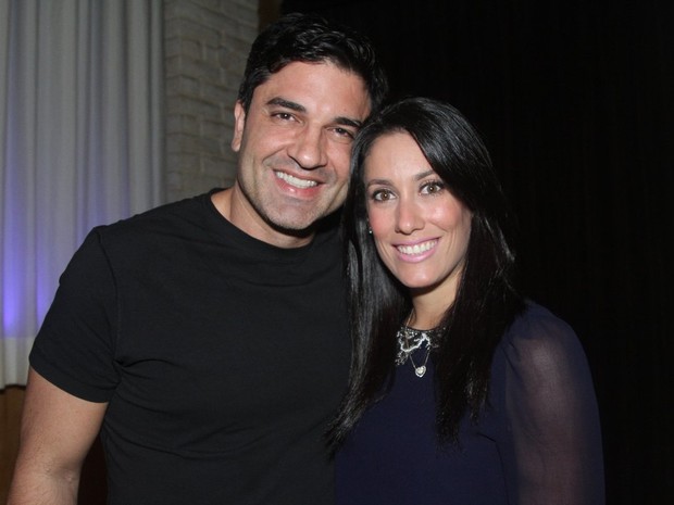 Edu Guedes e a namorada, Thais Jerez , em restaurante em São Paulo (Foto: Thiago Duran/ Ag. News)