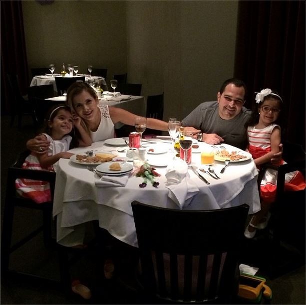 Luciano Camargo janta com família (Foto: Instagram / Reprodução)