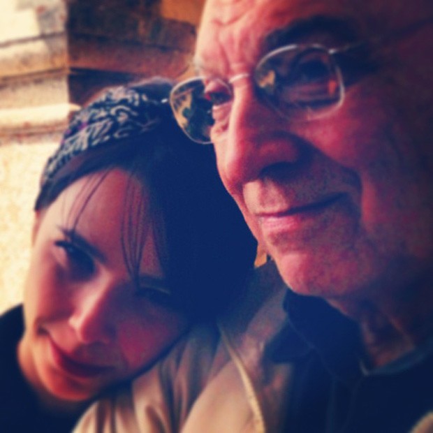 Murilo Benício posta foto de Débora Falabella com o pai (Foto: Instagram / Reprodução)