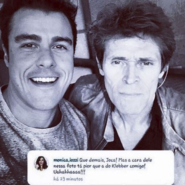 Monica Iozzi brinca em comentário de foto de Joaquim Lopes e Willem Dafoe (Foto: Instagram / Reprodução)