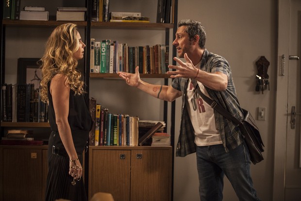 Alexandre Nero divide cena com Giovanna Antonelli em A Regra do Jogo (Foto: Globo/ Pedro Curi)