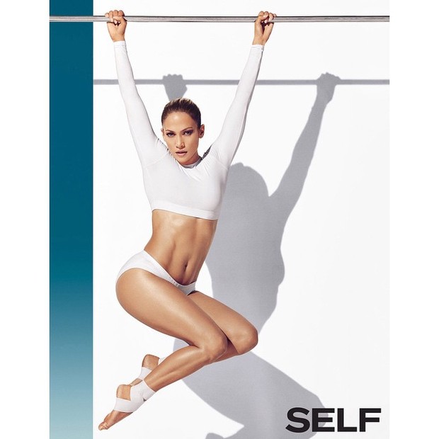 Jennifer Lopez em ensaio da revista Self (Foto: Instagram/ Reprodução)