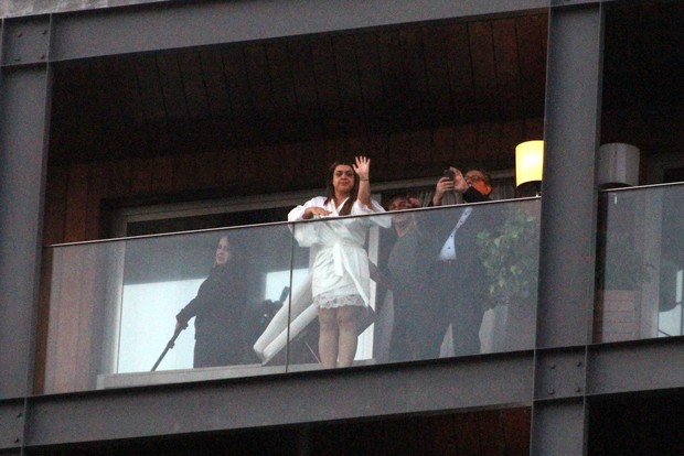 Preta Gil na varanda de hotel (Foto: JC Pereira/AgNews)