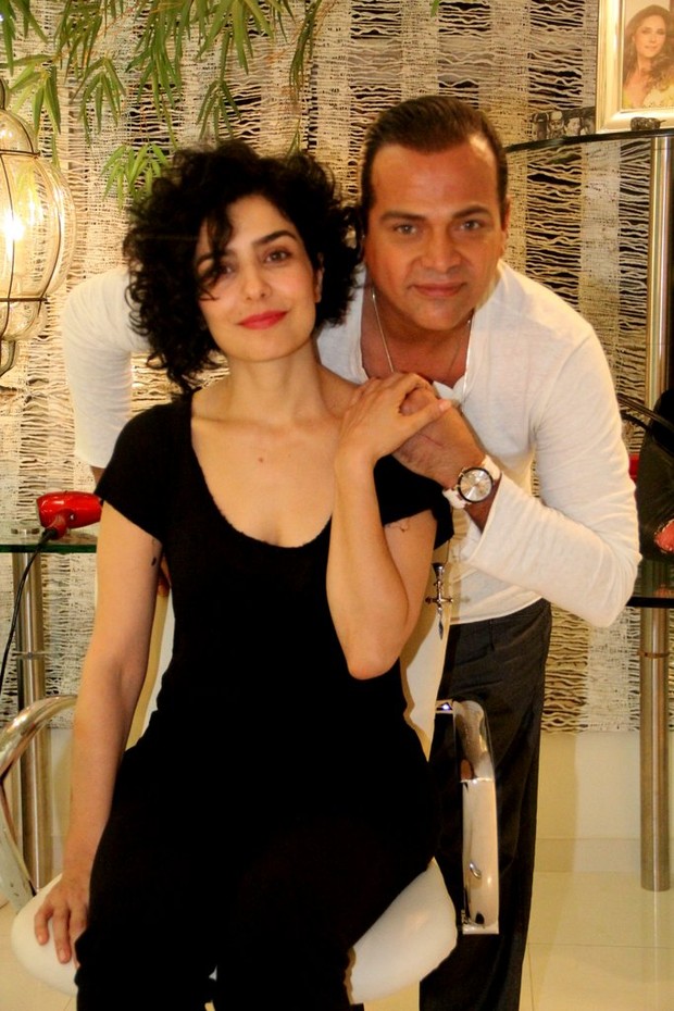 Letícia Sabatella com o cabeleireiro Flávio Priscott (Foto: Rodrigo dos Anjos / AgNews)