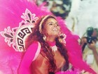 Viviane Araújo relembra foto com fantasia ousada no carnaval de 1999