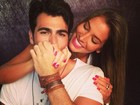 Ex-BBB Rodrigão posta foto romântica com Adriana