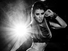 Panicat Thais Bianca faz ensaio sensual inspirado em Anitta