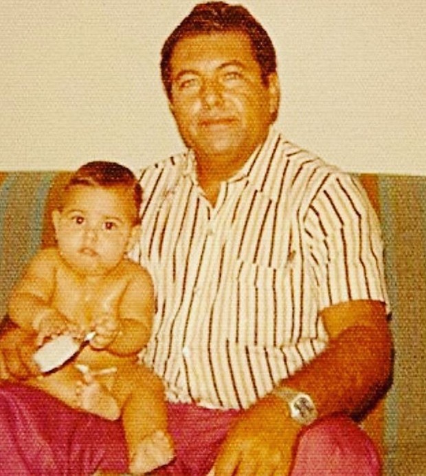 Fabiana Karla bebê no colo do pai (Foto: Reprodução/Instagram)