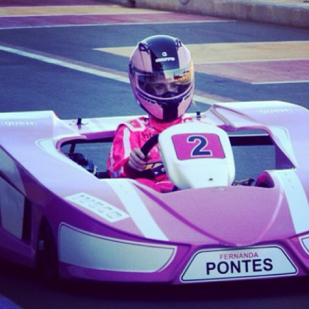 Fernanda Ponte no Kart dos Artistas (Foto: reprodução/Instagram)