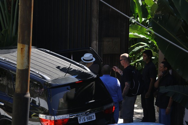 Kate Hudson chega ao hotel no Rio de Janeiro (Foto: Marcello Sá Barretto/AgNews)